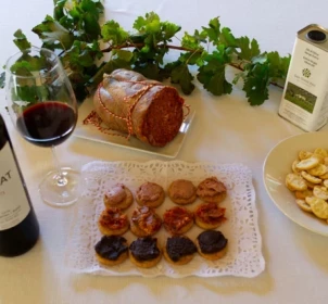 Tasting of 3 Pecat wines and a small snack at Son Simó Vell